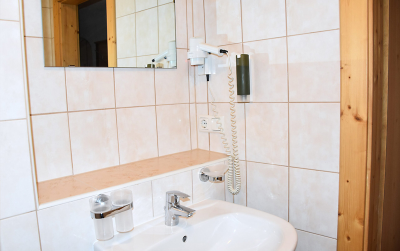 apparthaus-zegger-appartements-fuer-4-5-personen-b